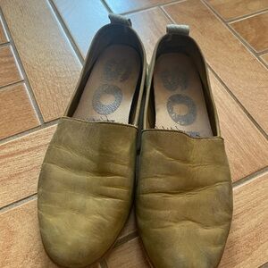 Sorrel Women’s Tan Casual Slip-On Shoes